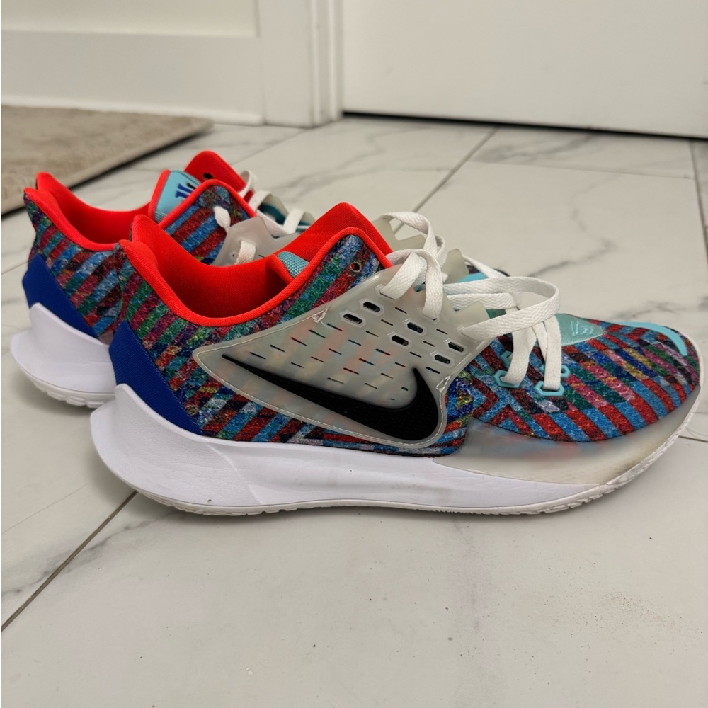 Nike Kyrie Low 2 Sneakers